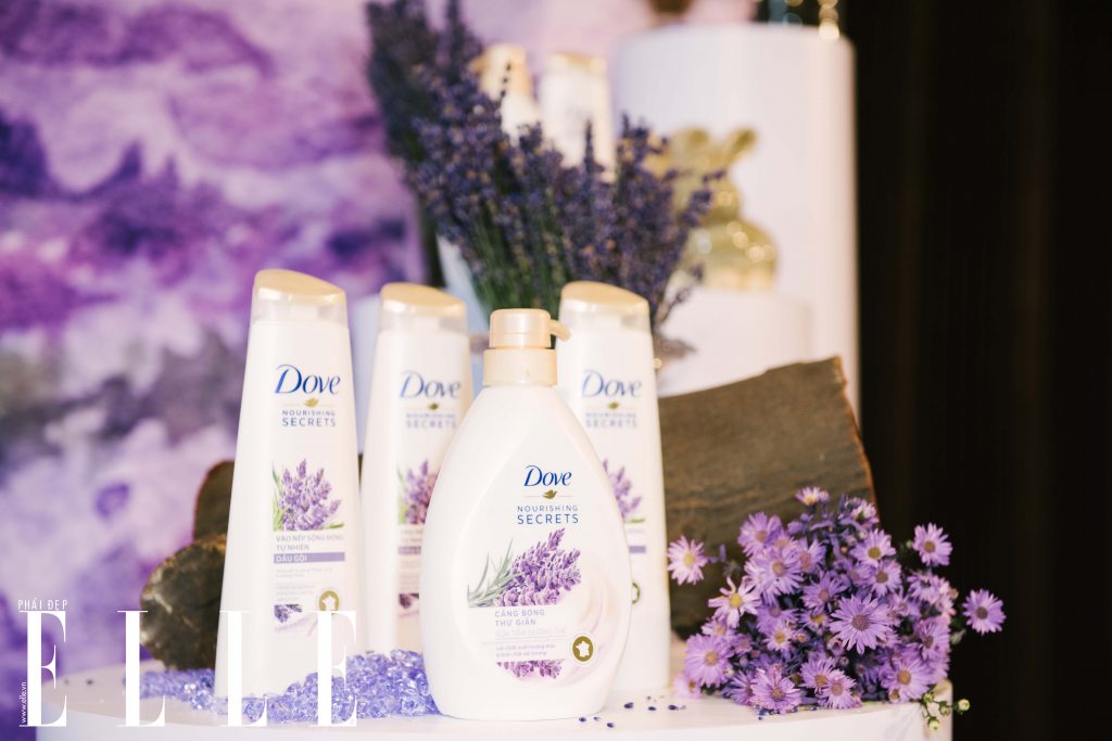 Dove Nourishing Secrets lavender và hương thảo