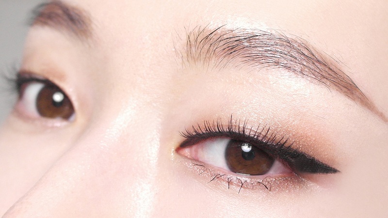 5 kiểu kẻ mắt đẹp giúp bạn "biến hóa" vẻ ngoài chỉ trong vài phút | ELLE