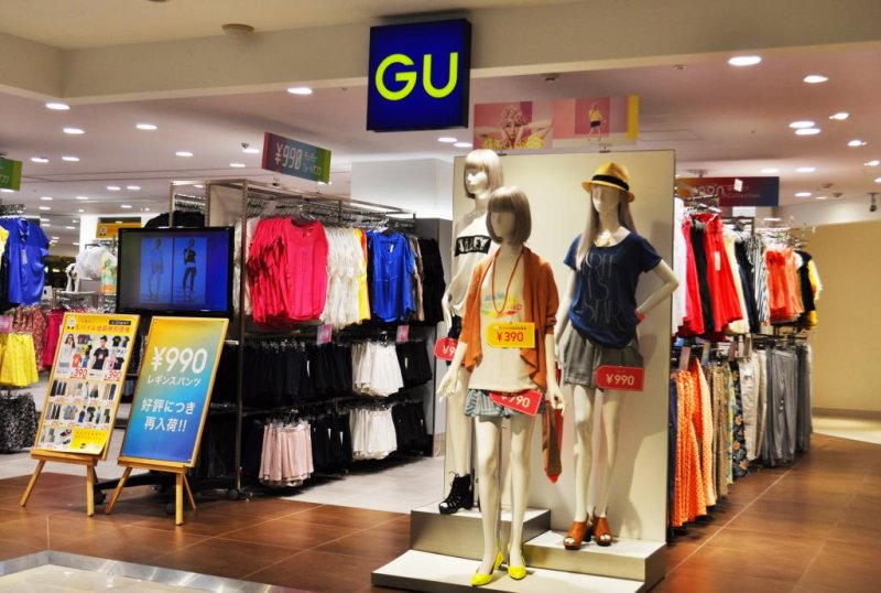 địa điểm mua sắm nhật bản cửa hàng GU ở Fukuoka