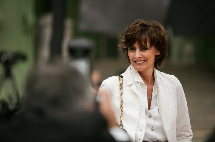 Inès de la Fressange cũng góp mặt trong lễ tri ân Karl for Ever. 