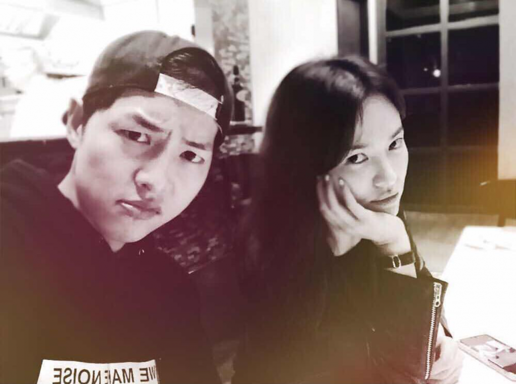 hình selfie song song couple