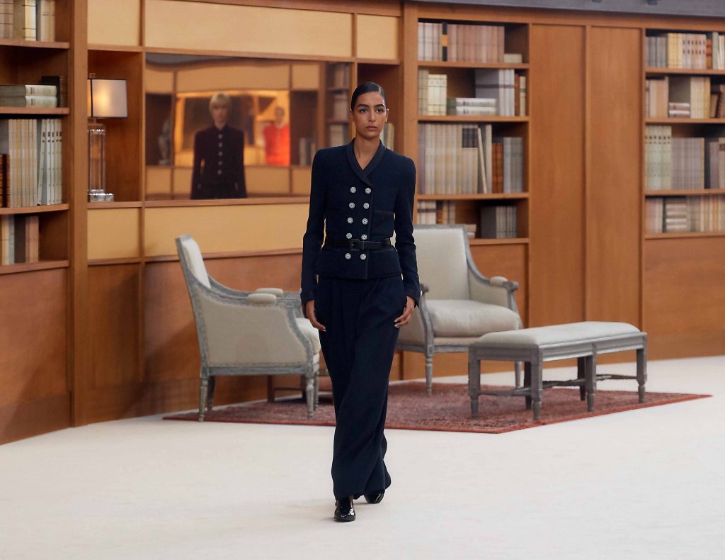 váy dài vải tweed chanel haute couture thu đông 2019 3