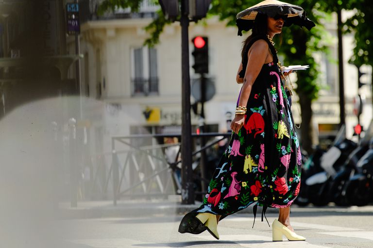 Phụ kiện giày độc lạ từ Street Style Haute Couture Thu Đông 2019