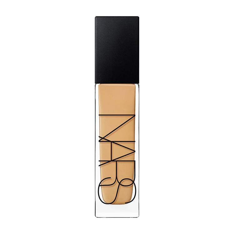 kem nền trang điểm Nars Natural Radiant Longwear Foundation