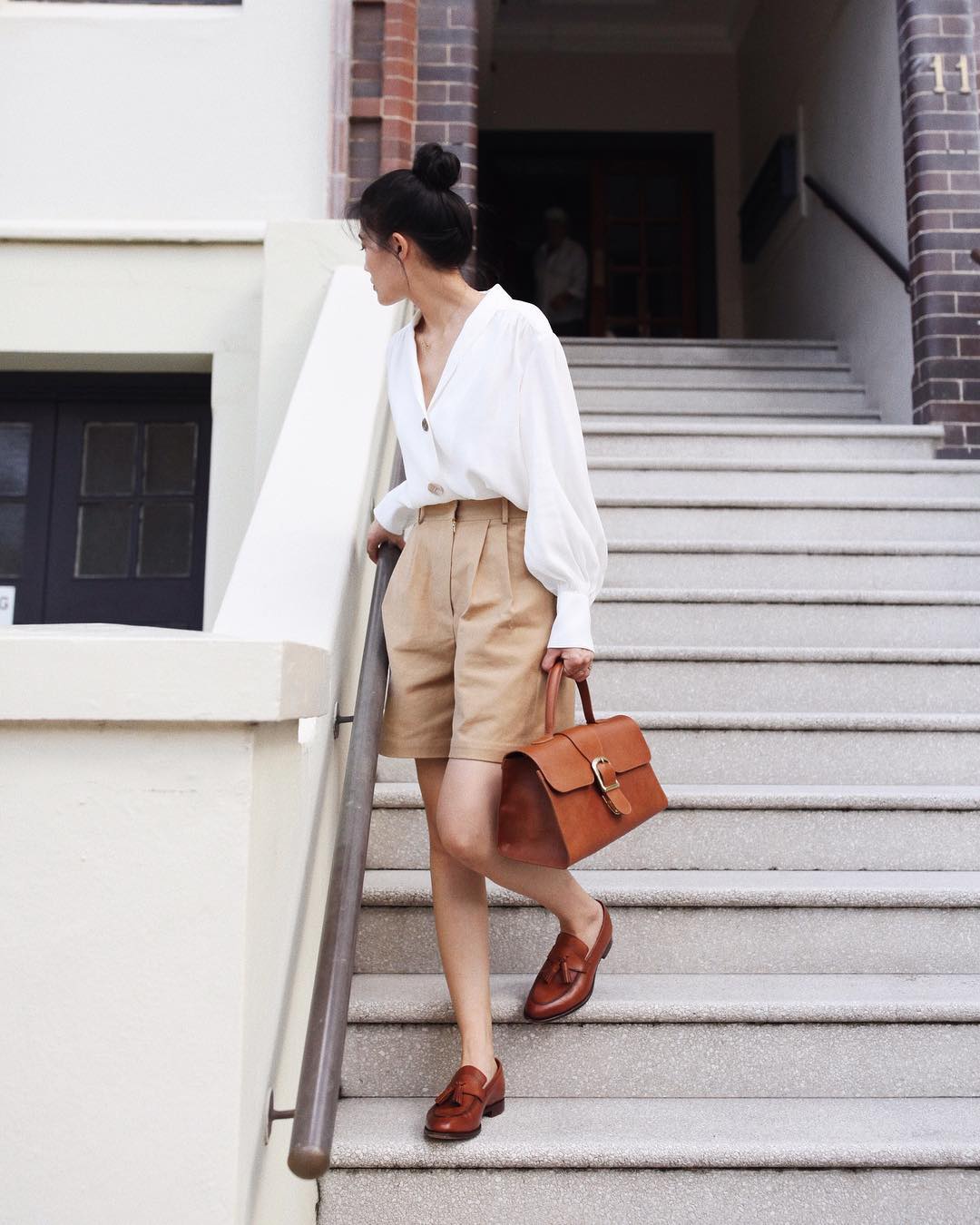 Kết hợp quần shorts cùng áo sơ mi phong cách smart casual