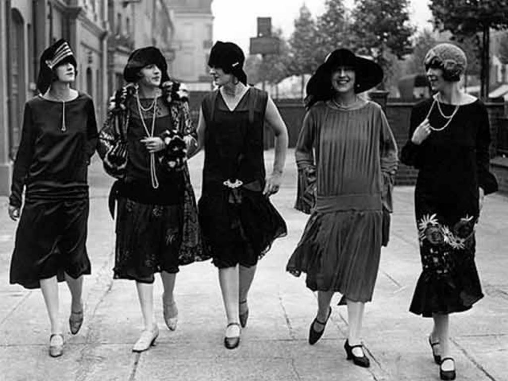 Váy flapper là phong cách vintage những năm 20s