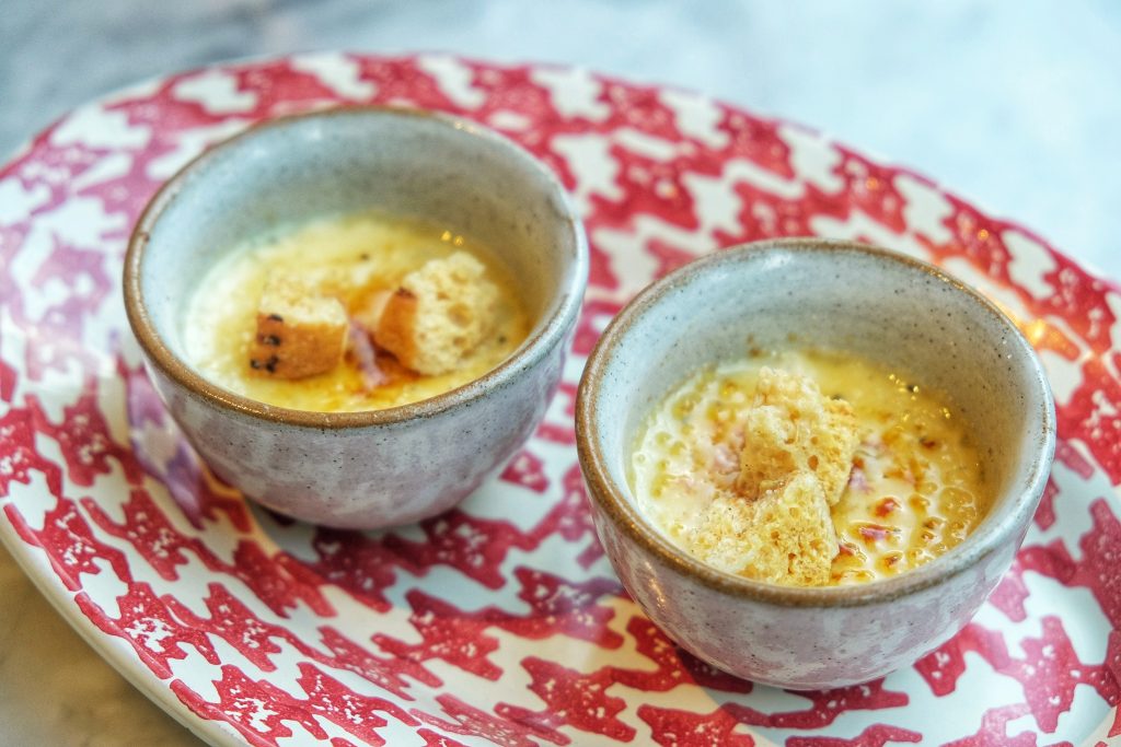 Crème brulee thưởng trà