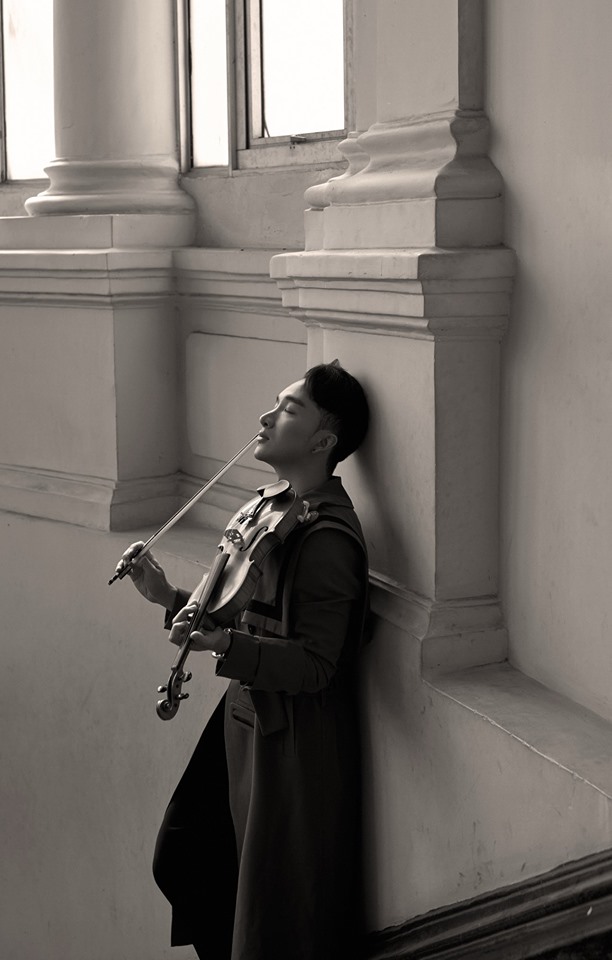 Có thể nói "Hoàng tử Violin" Hoàng Rob là nghệ sĩ tiên phong tạo nên những cuộc chơi song hành mới bằng âm nhạc thú vị.