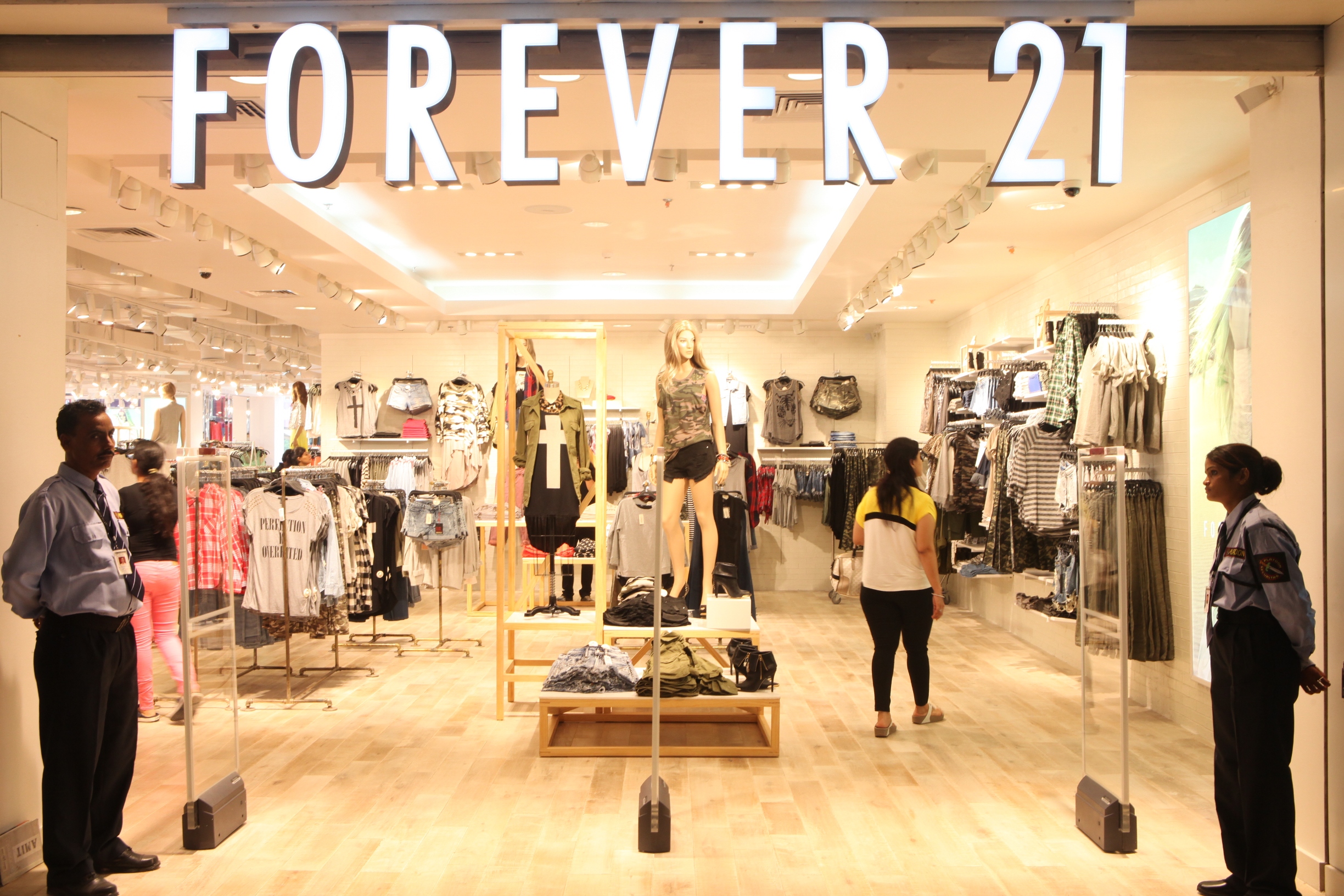 Forever 21 phá sản