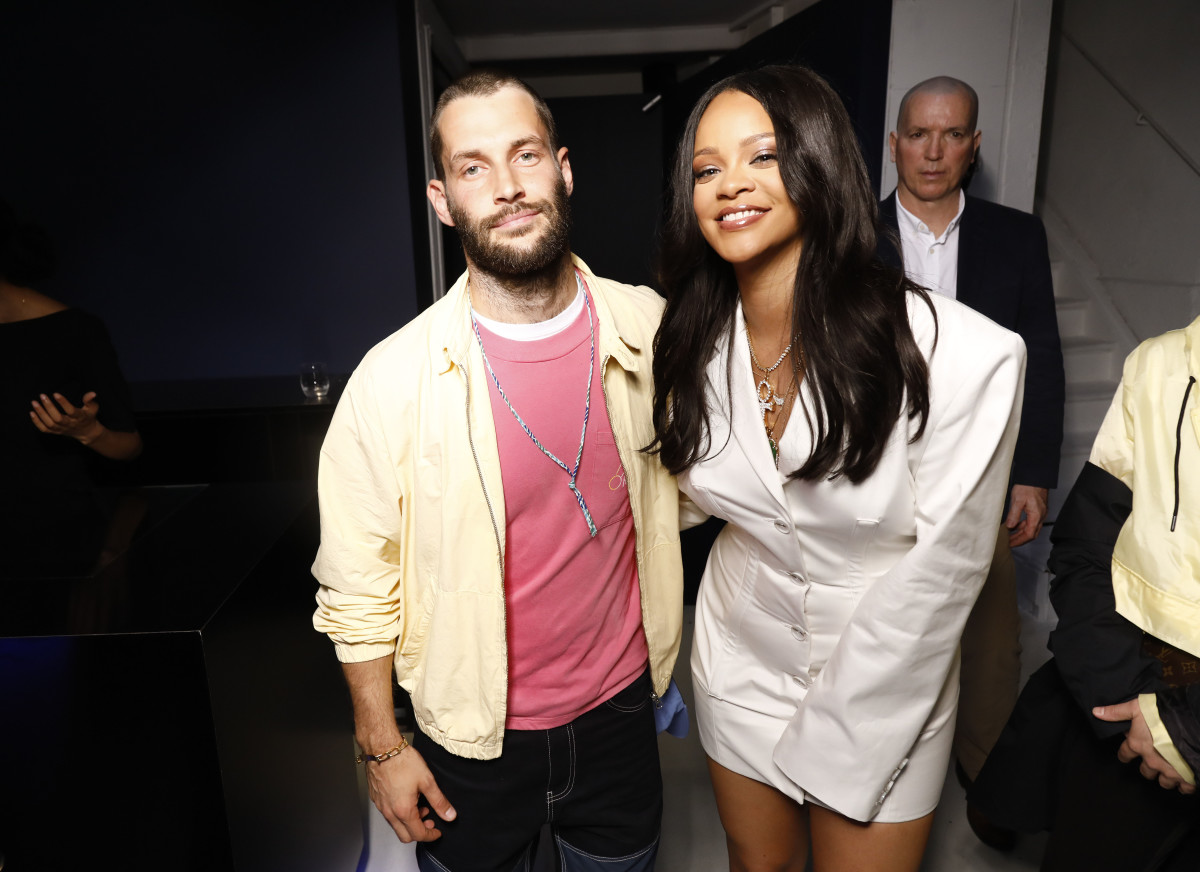 Simon Porte Jacquemus và Rihanna tại tiệc ra mắt Fenty ở Paris