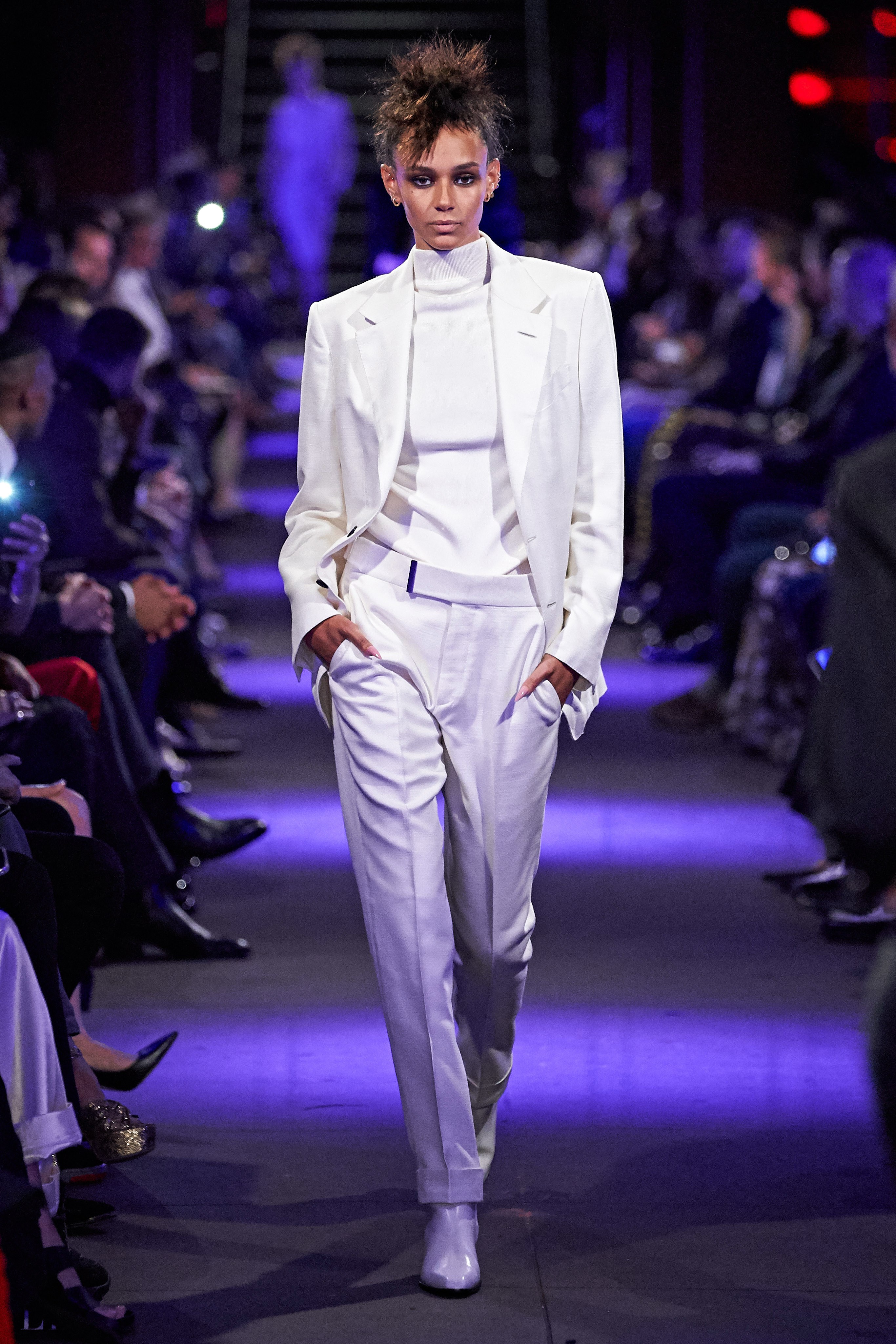 bộ suit màu trắng bst tom ford xuân hè 2020