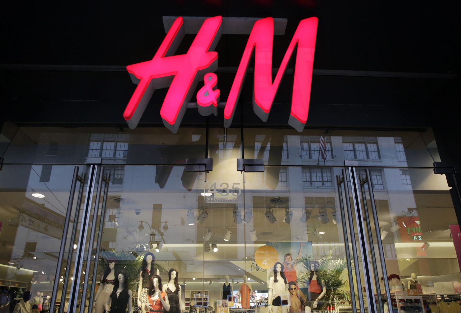 H&M dừng mua da từ Brazil