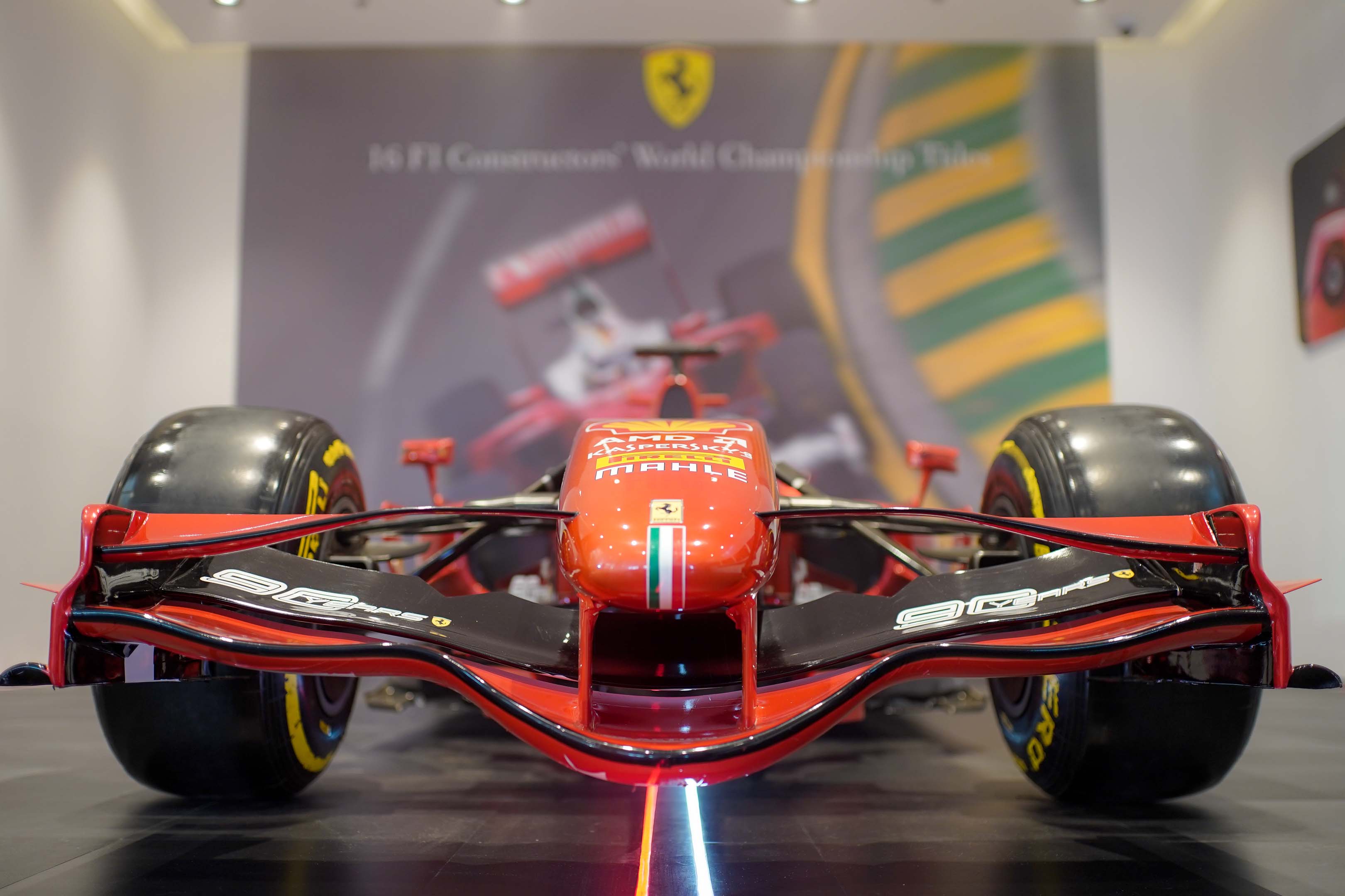 Ferrari ra mắt 8