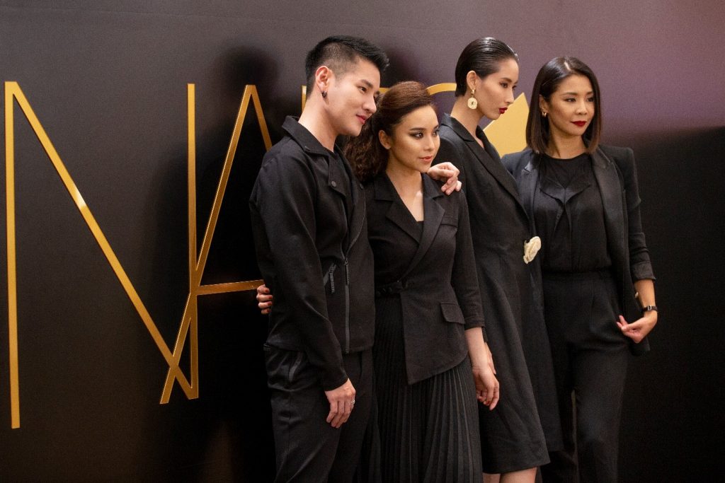 Nghệ sĩ trang điểm NARS