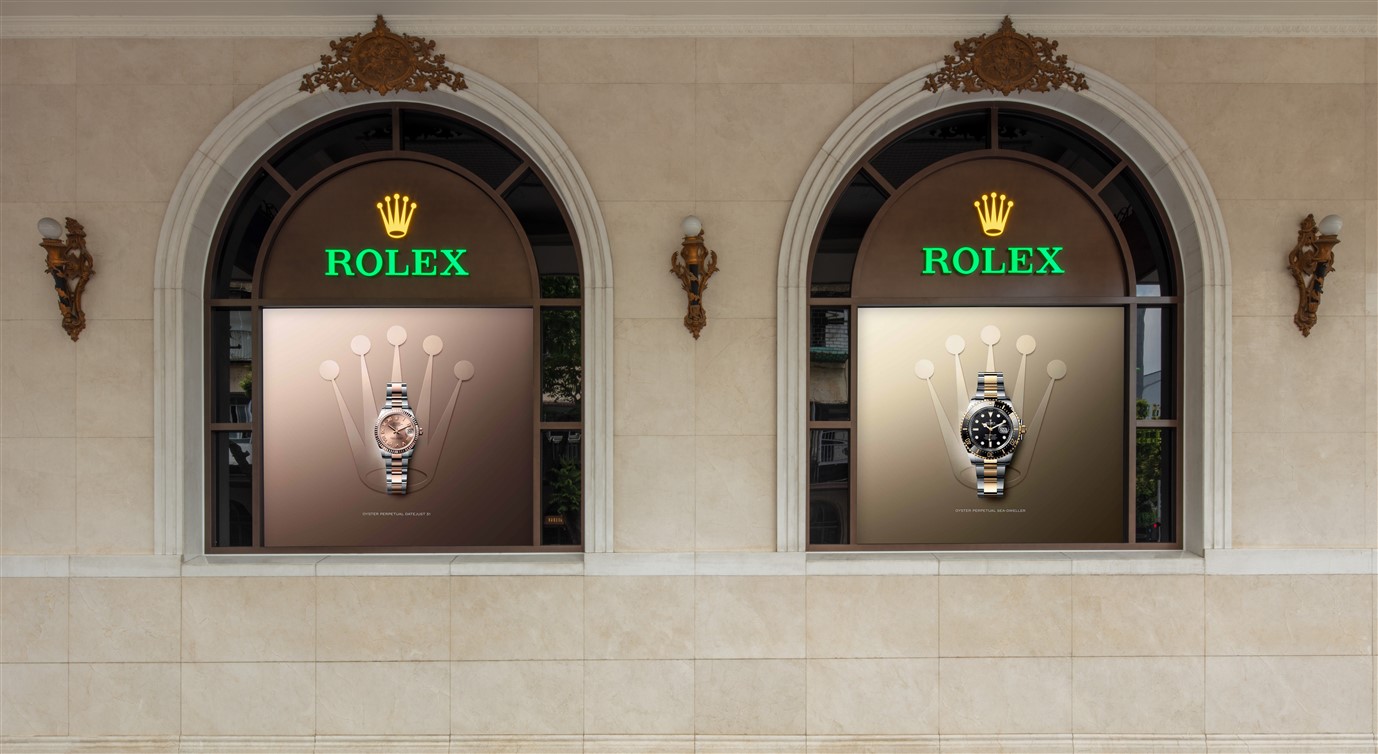 Đàm Vĩnh Hưng hội ngộ Doanh nhân Thủy Tiên tại Buổi khai trương cửa hàng Rolex