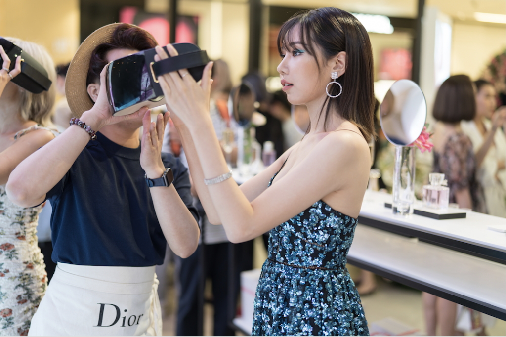triển lãm nước hoa Dior Les Parfums