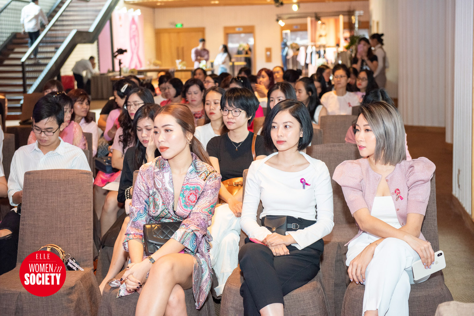 nhiếp ảnh gia dạ miêu tại sự kiện elle women in society