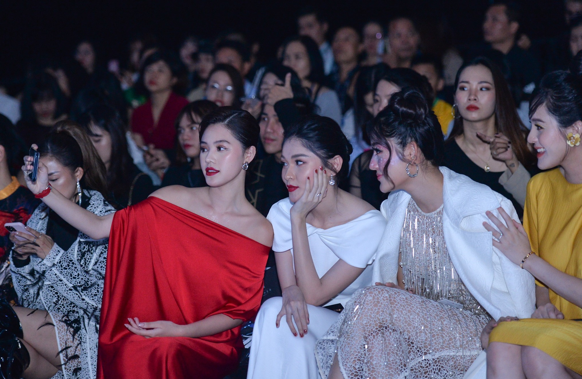 Aquafina Vietnam International Fashion Week 2