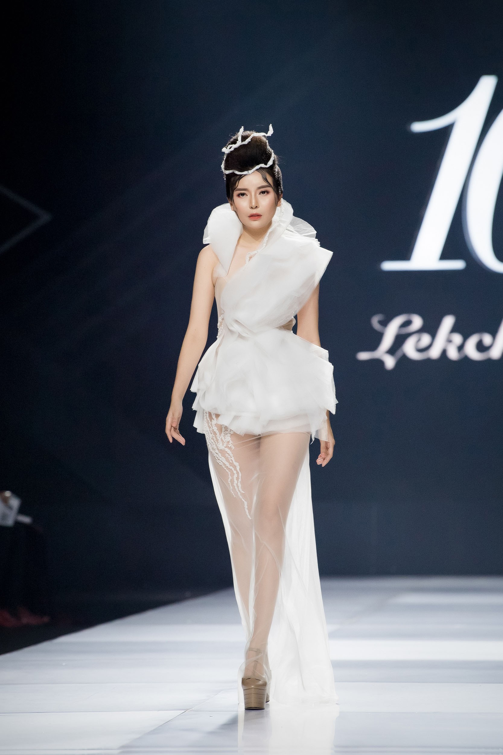 Aquafina Vietnam International Fashion Week - Linh Rin, Cao Thái Hà 3