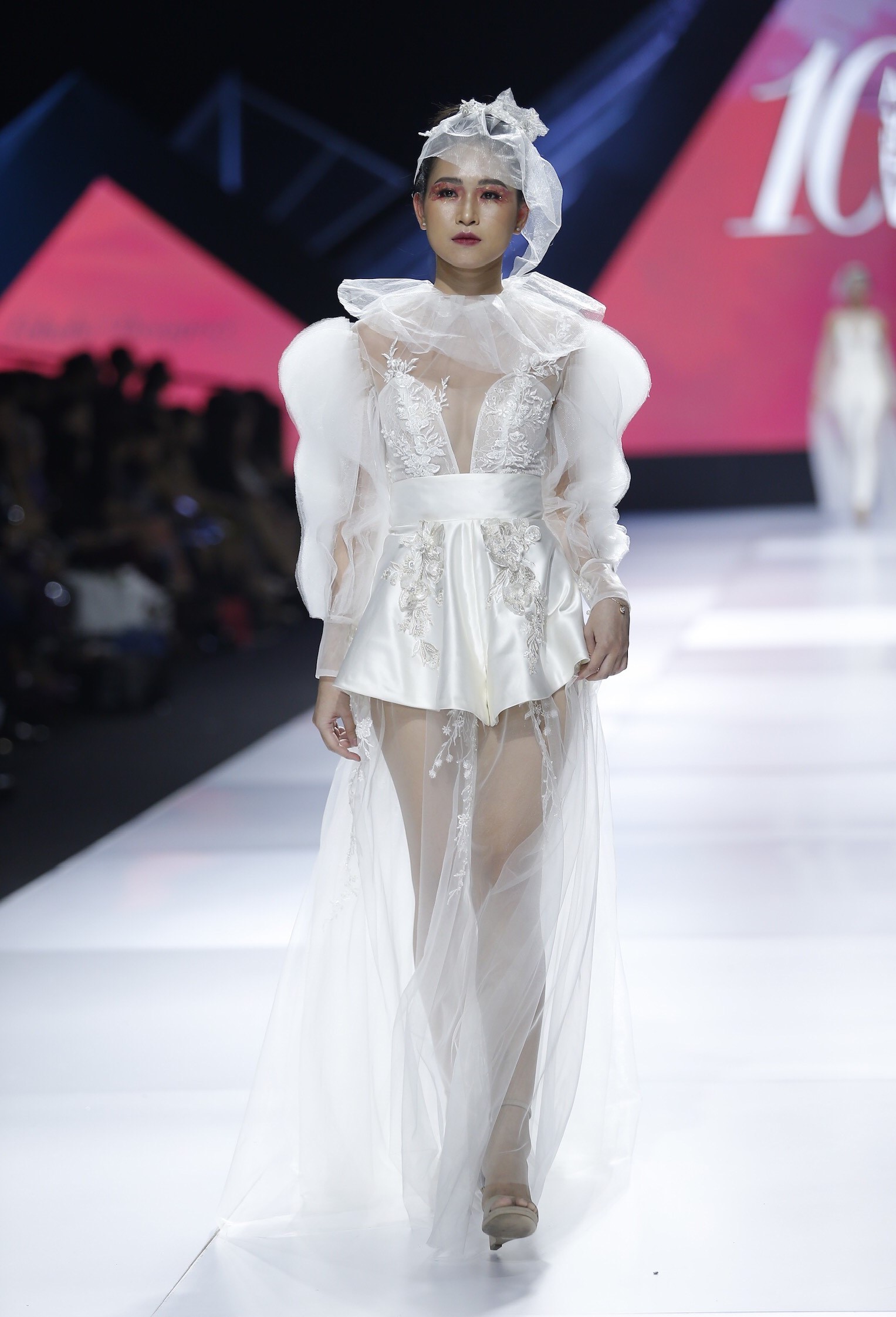 Aquafina Vietnam International Fashion Week - Linh Rin, Cao Thái Hà 4