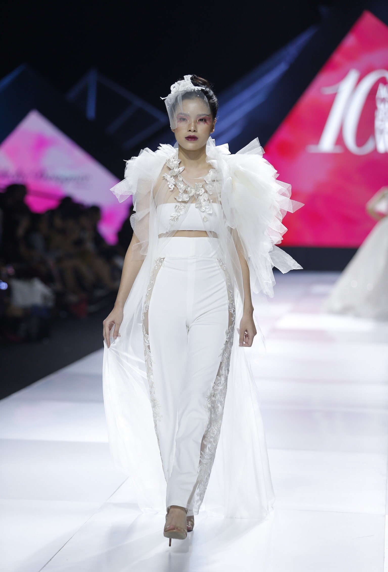 Aquafina Vietnam International Fashion Week - Linh Rin, Cao Thái Hà 5