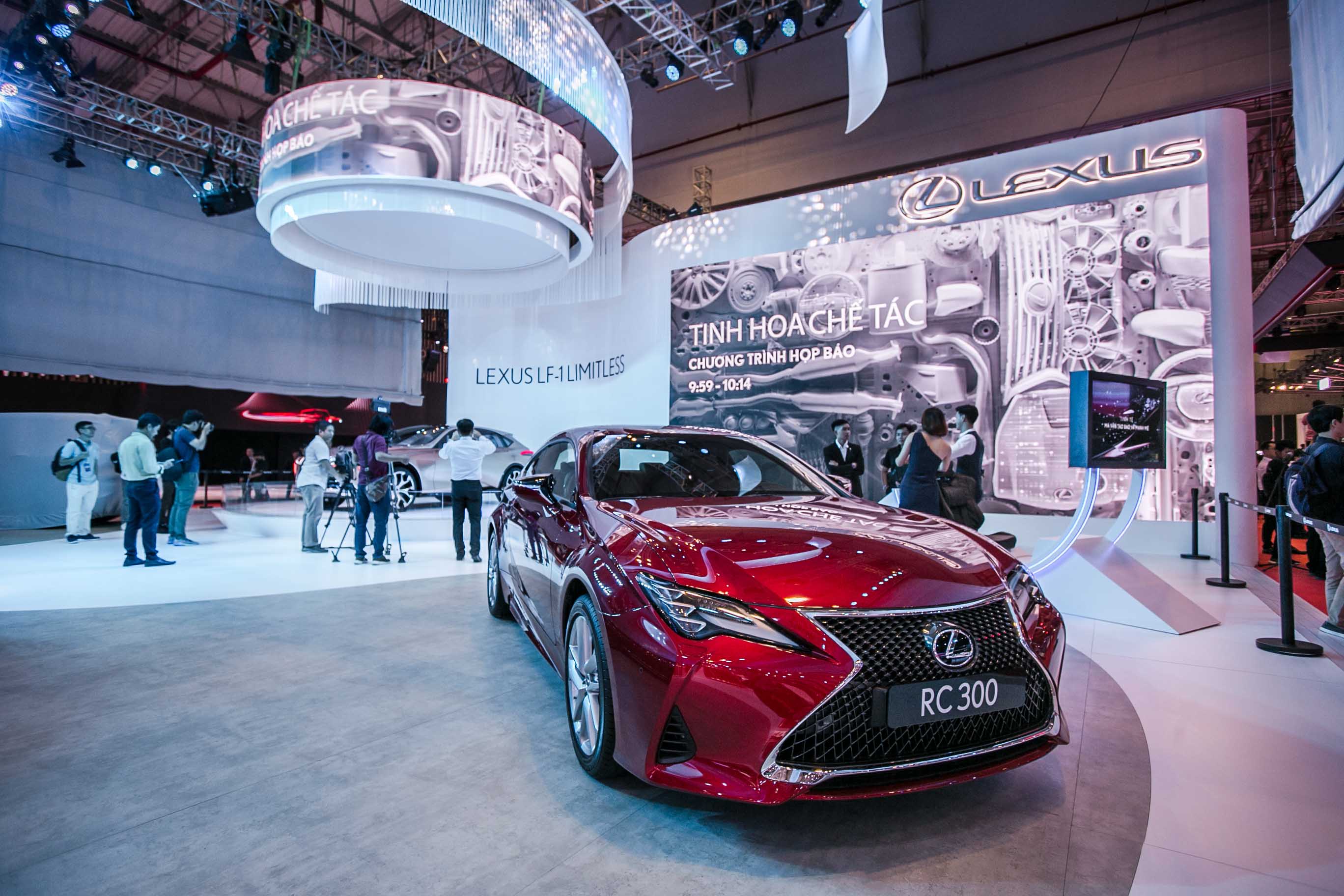 họp báo lexus 14