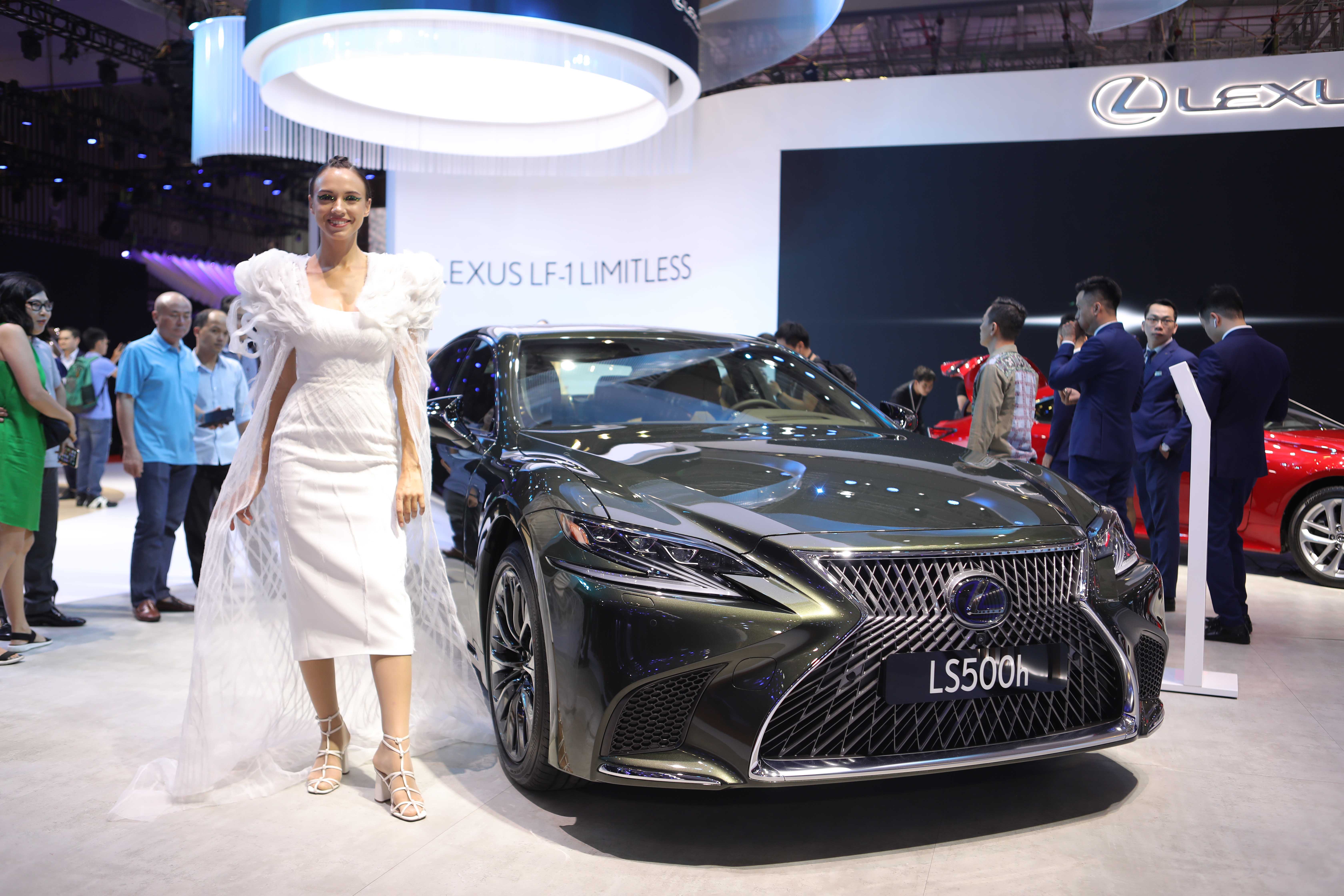 họp báo lexus 17