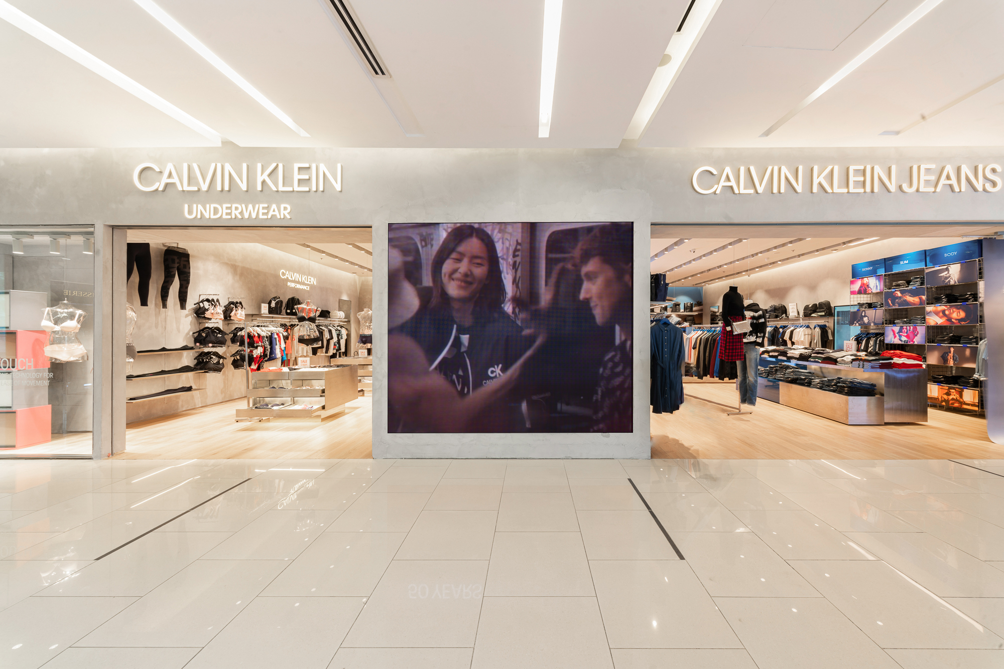 Cửa hàng Multi-brand của Calvin Klein tại Trung tâm thương mại Saigon Centre