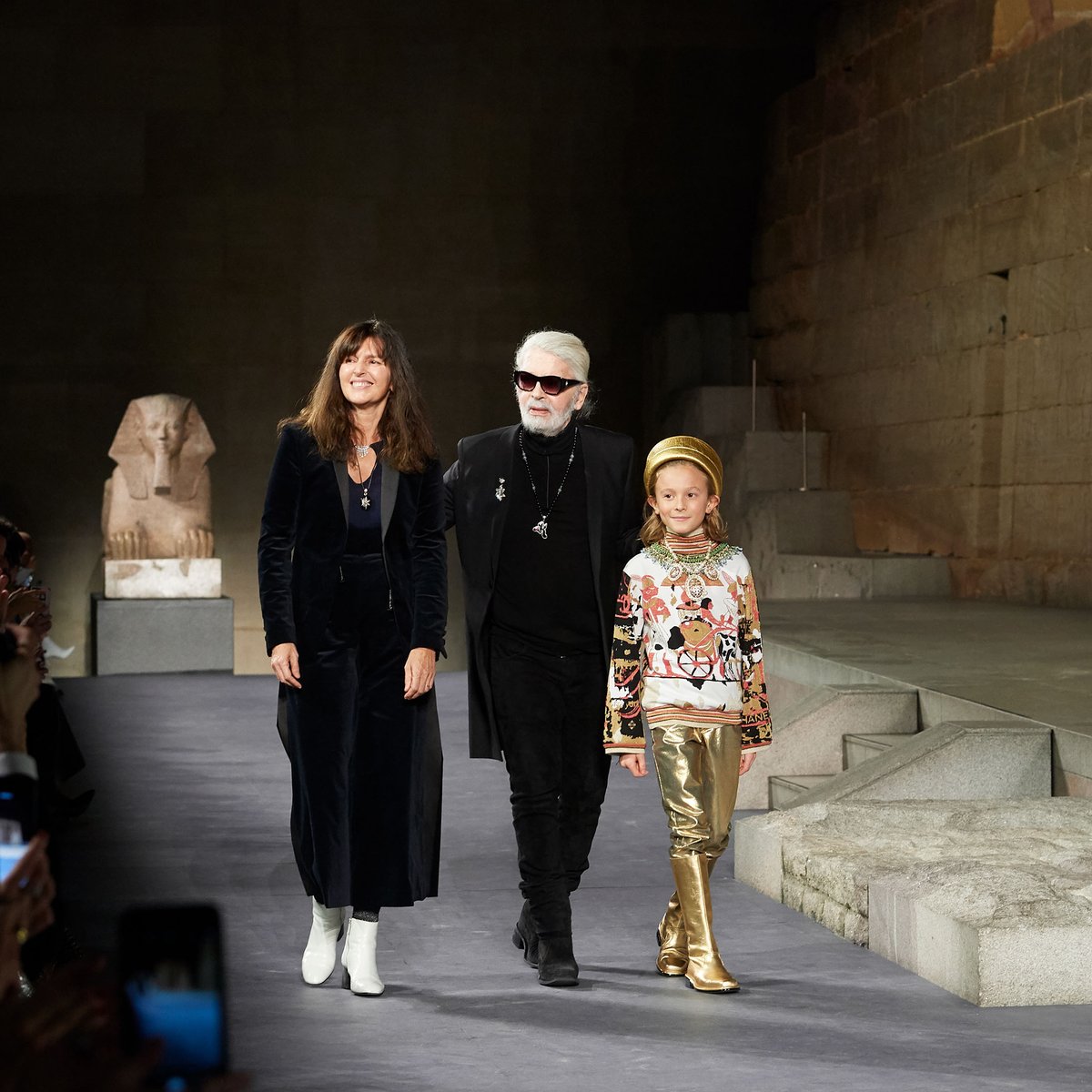 Karl Lagerfeld tại show Métiers d'Art Chanel 2019