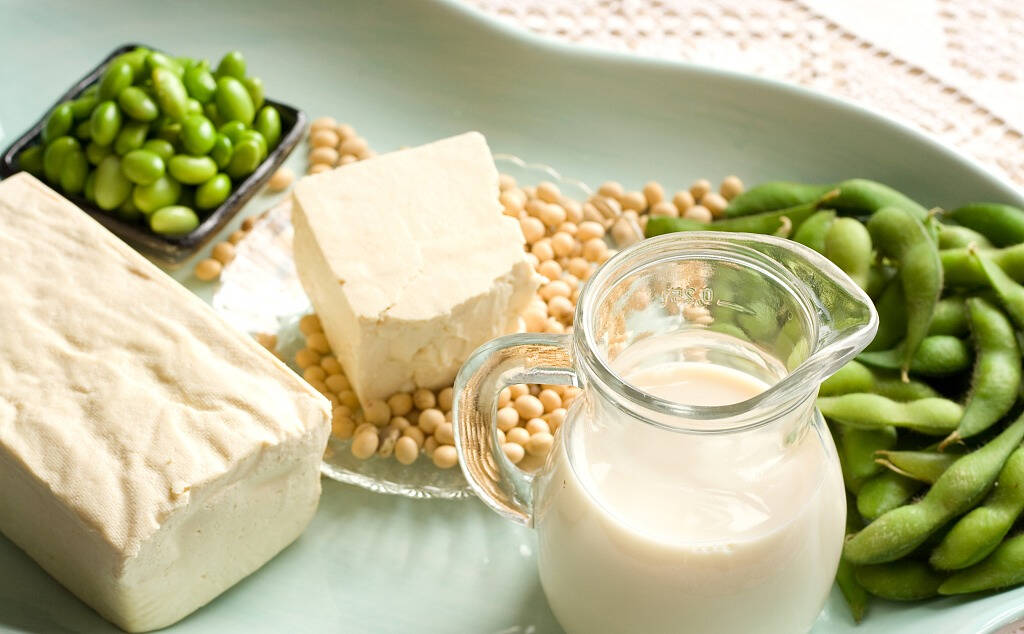 thay thế sữa tươi bằng sữa đậu nành giảm khả năng nổi mụn