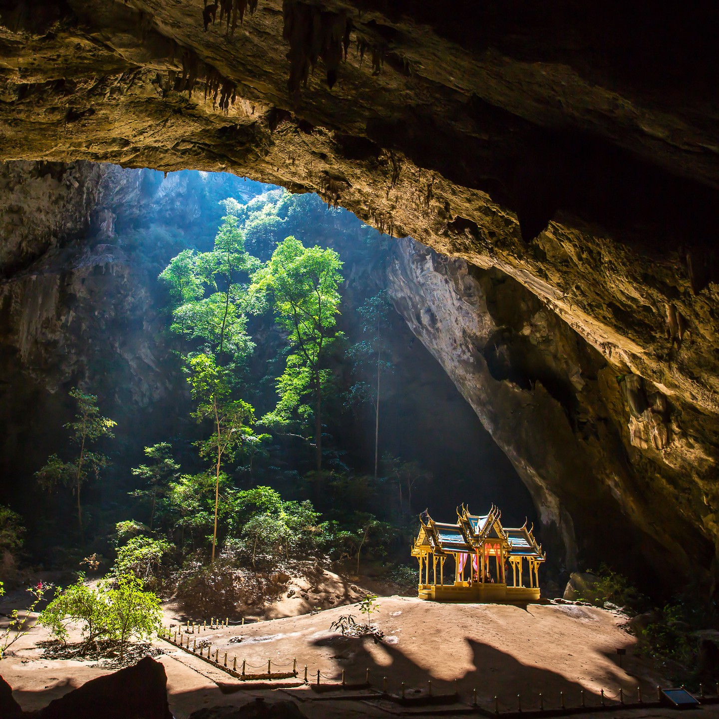 Hang Phraya Nakhon Throne