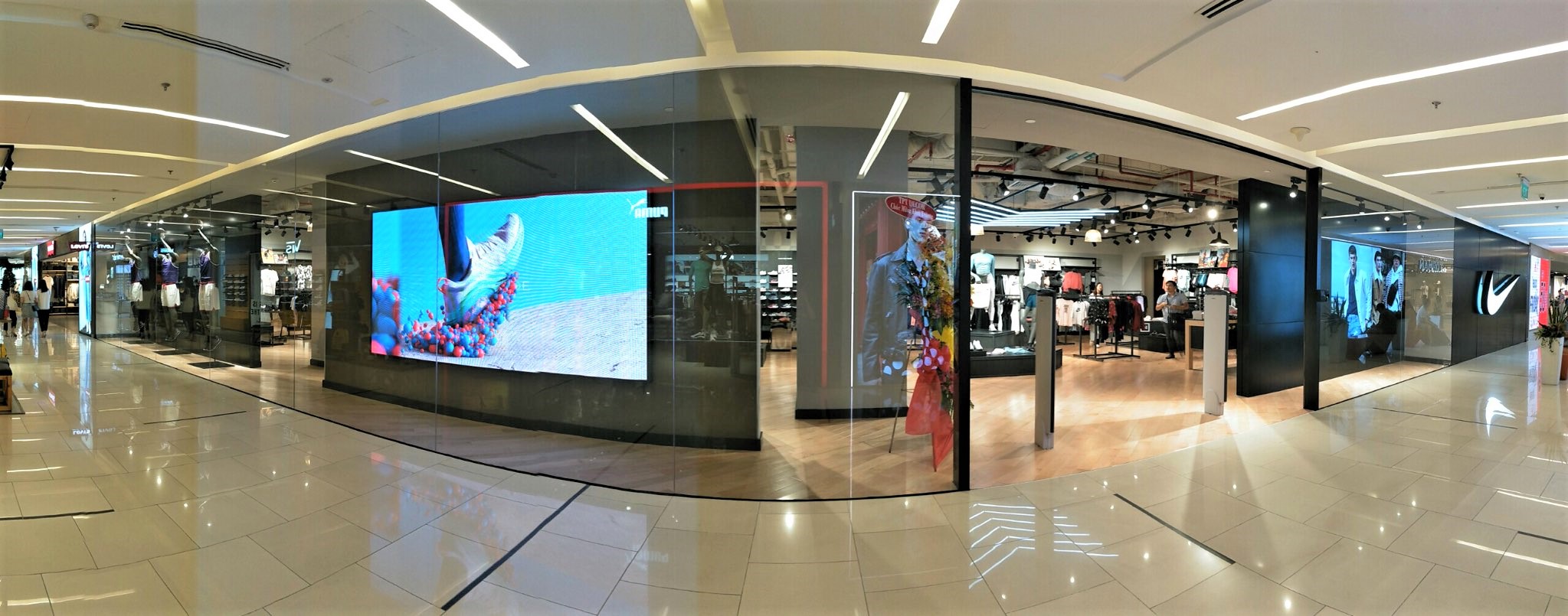 Cửa hàng Nike Saigon Centre