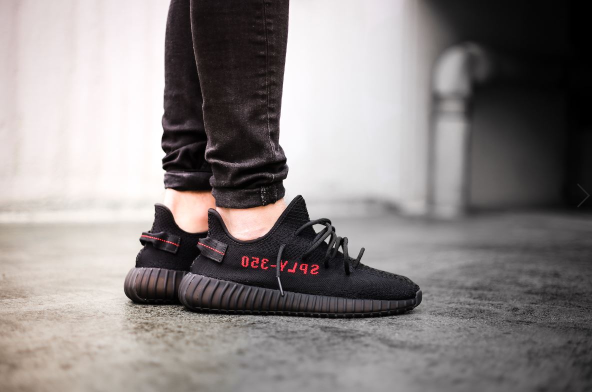 Giày sneakers Adidas Yeezy