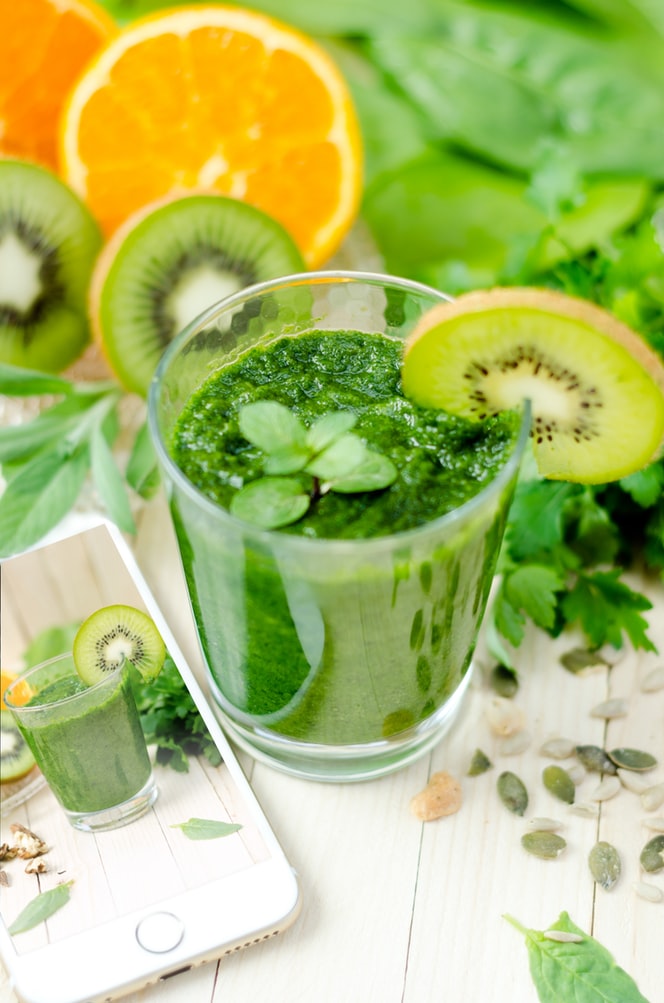 Detox thanh lọc cơ thể từ nước ép rau.