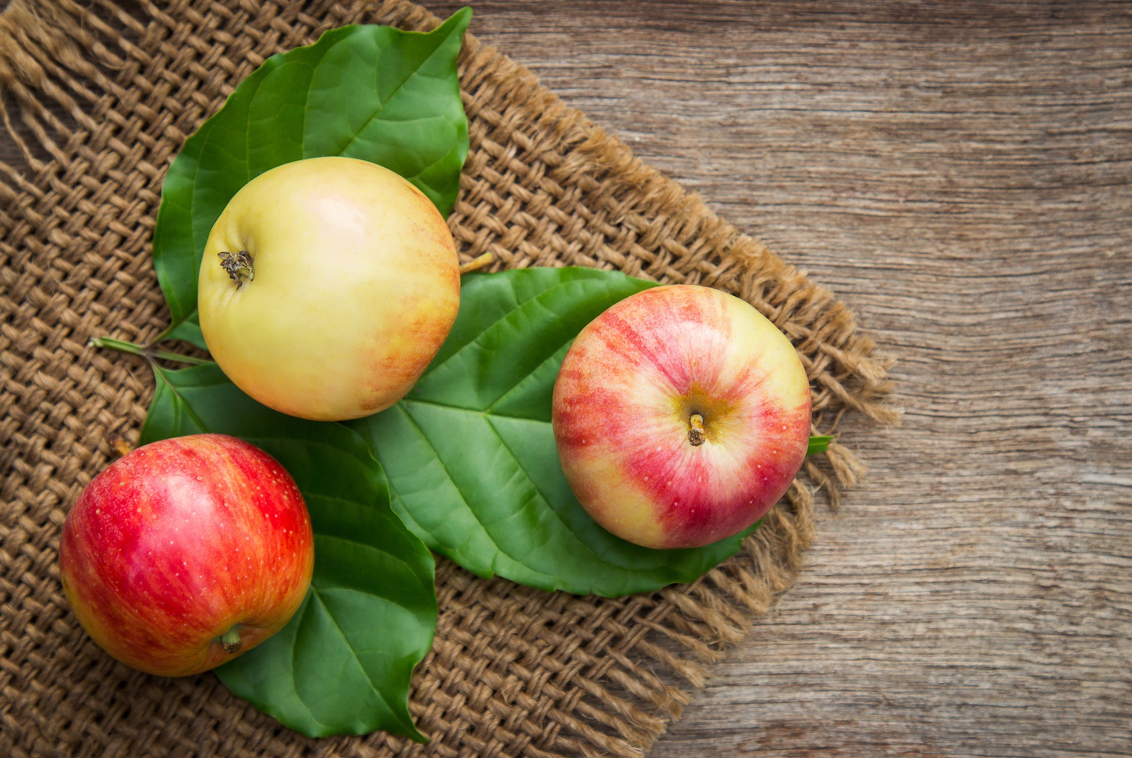 Detox 7 ngày giảm cân giữ dáng từ táo.