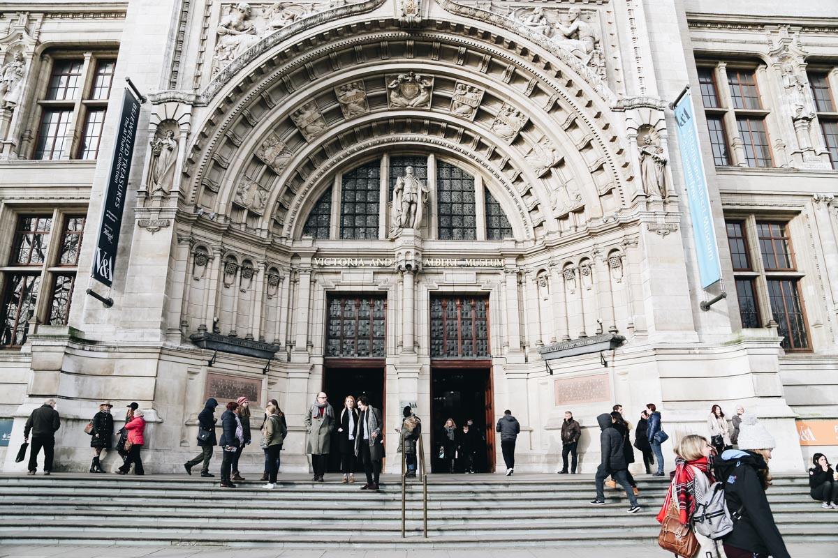 Triển lãm túi xách lại bảo tàng V&A London