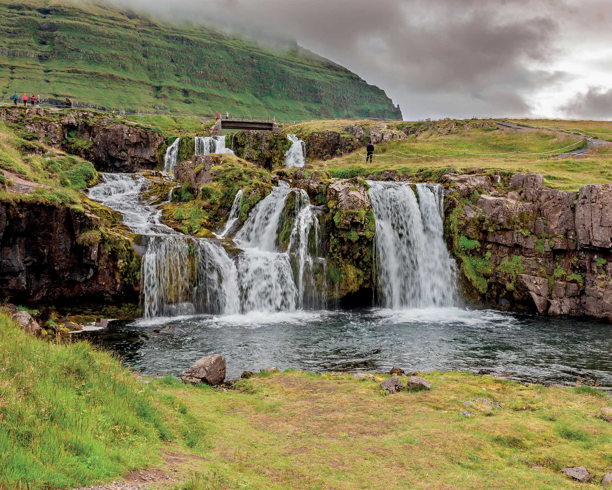 địa điểm Iceland thăm hang động dung nham