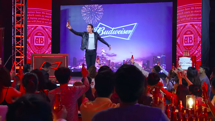 bb trần bia budweiser