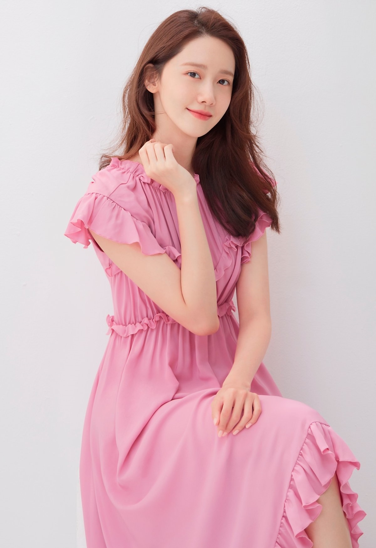 yoona và váy hồng