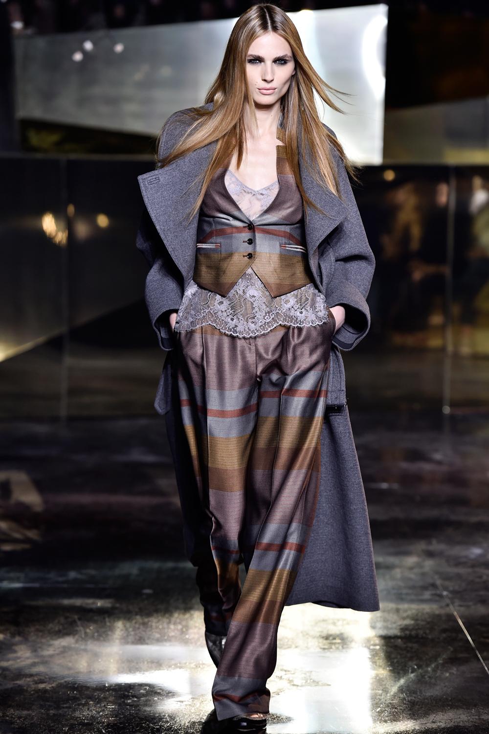 người mẫu lưỡng tính andrej pajic trong buổi diễn của H&M 2016