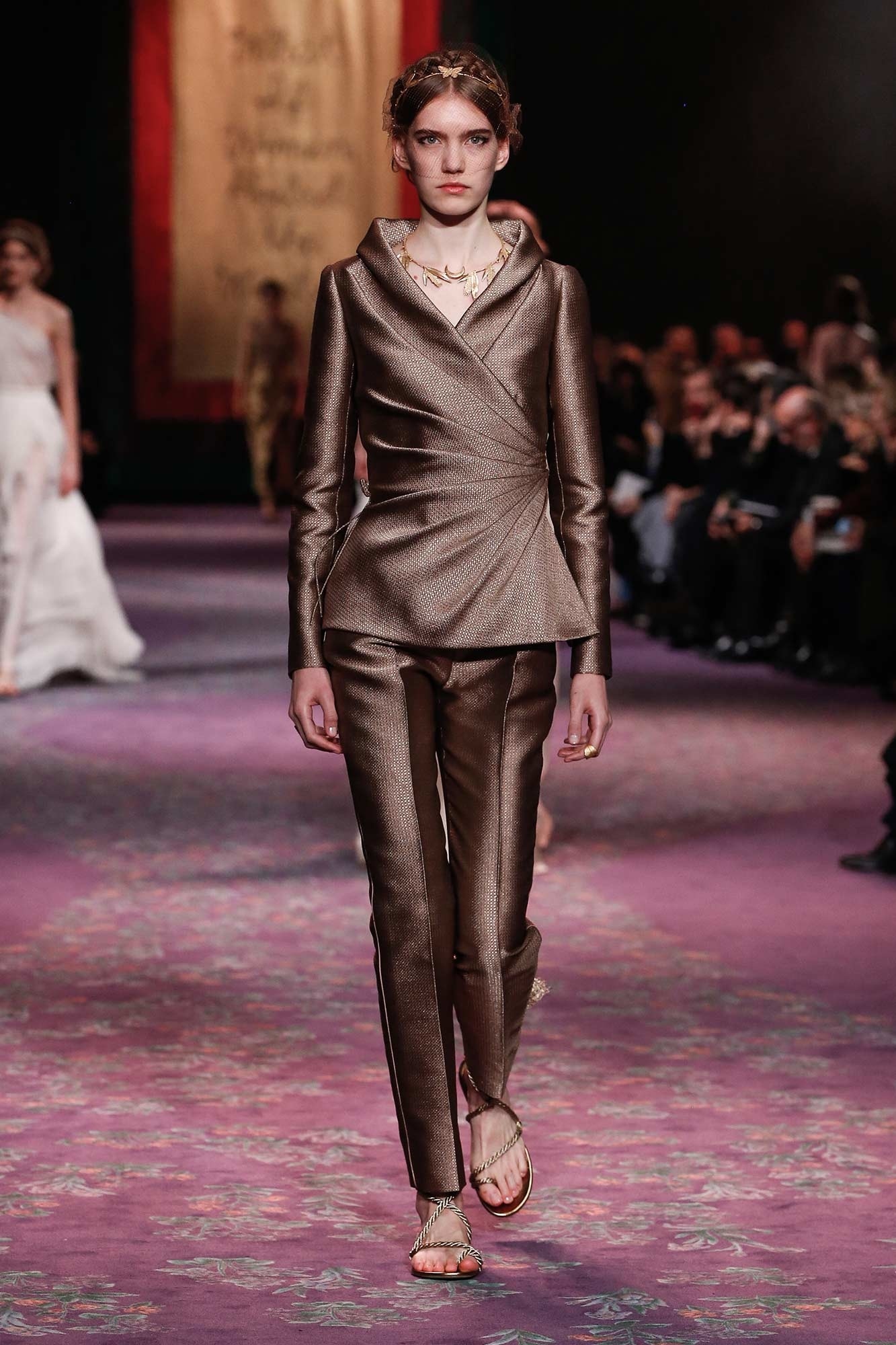 Dior Haute Couture Xuân - Hè 2020 bộ suit 22