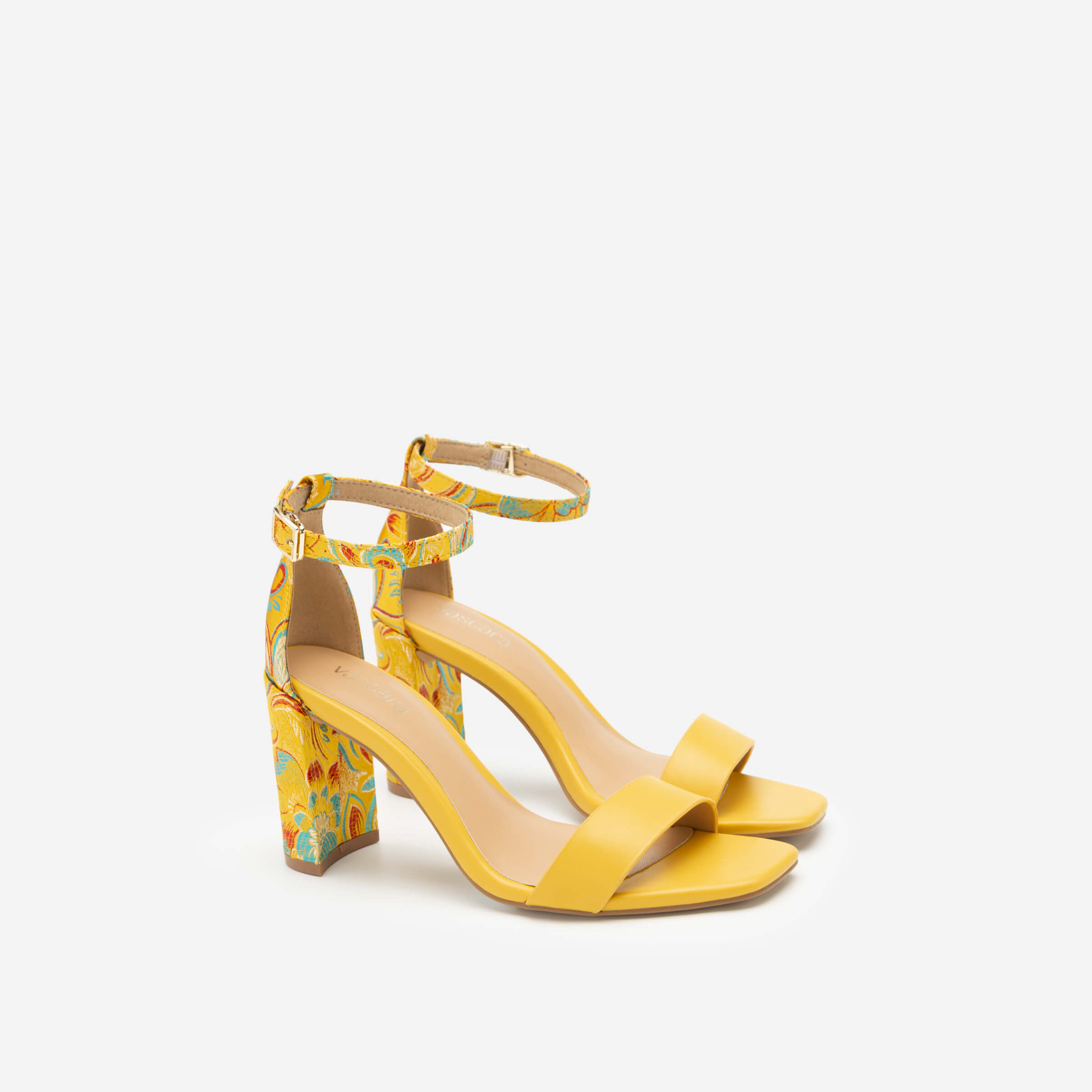 Sandals cao gót họa tiết của Vascara