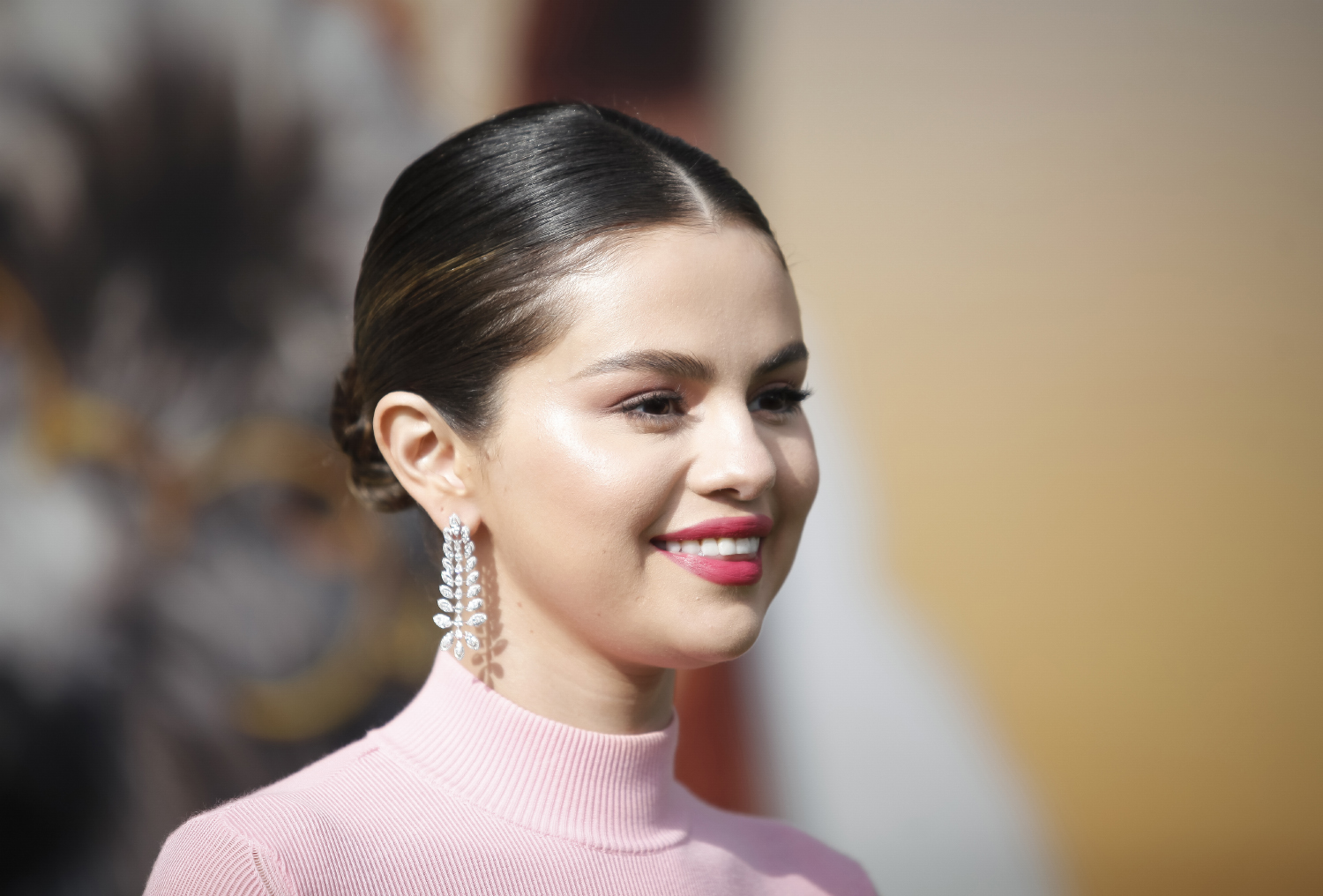 Điểm tin làm đẹp: Selena Gomez ra mắt thương hiệu mỹ phẩm mới.