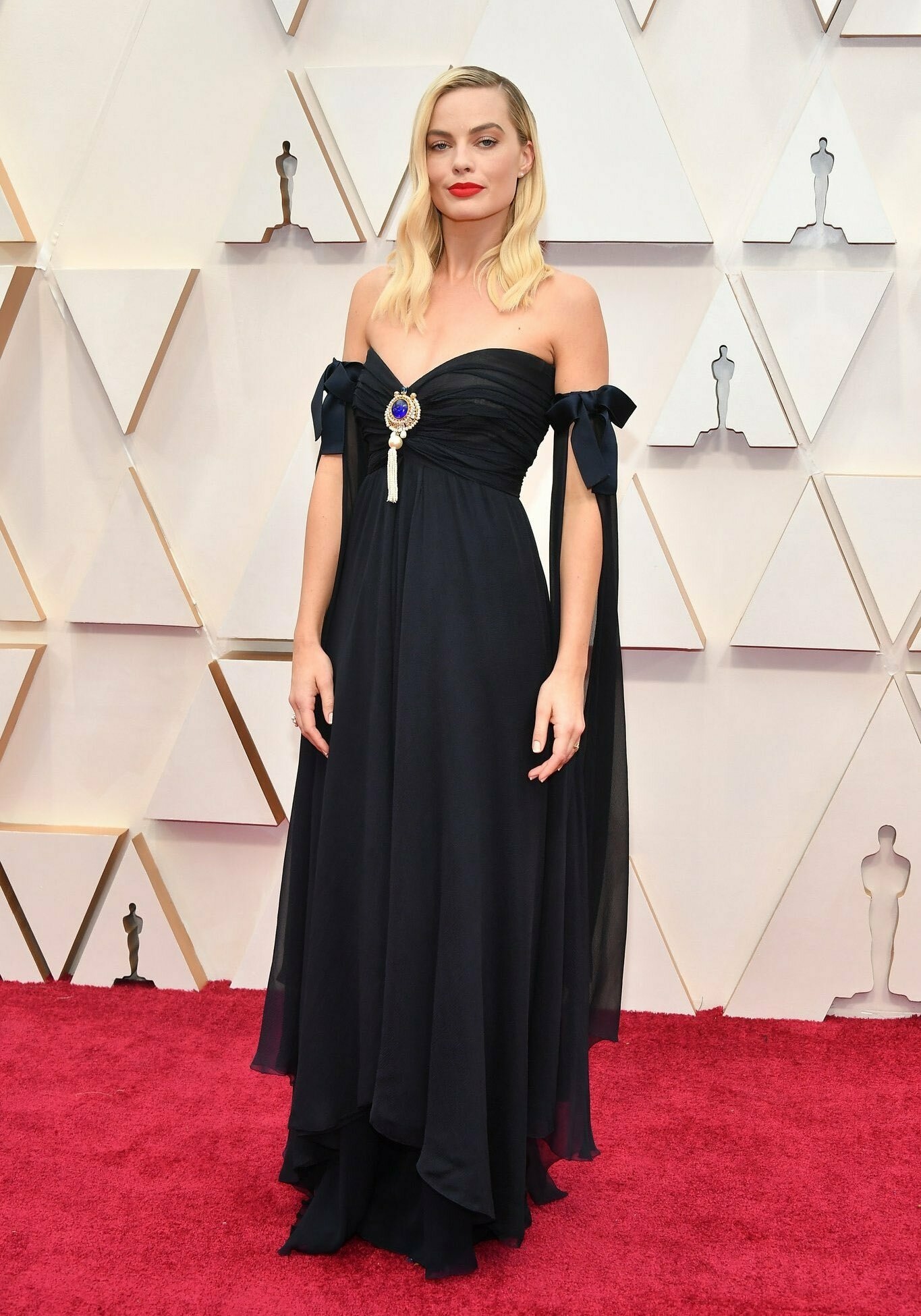 thảm đỏ oscar 2020 Margot Robbie đầm vintage Chanel couture