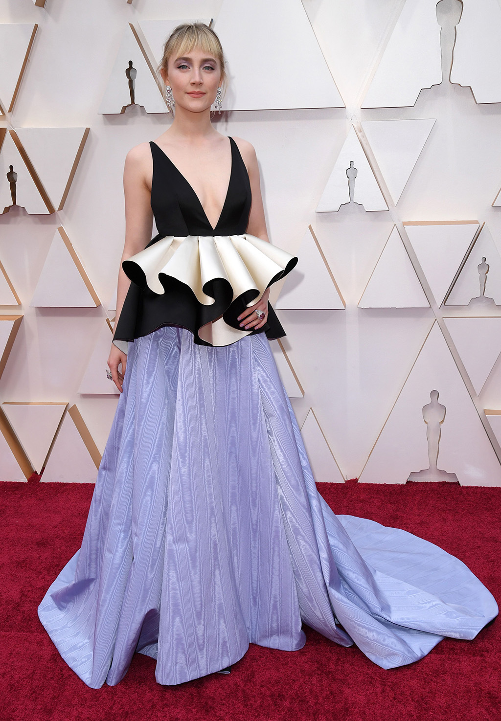 thảm đỏ oscar 2020 Saoirse Ronan đầm xanh đen gucci