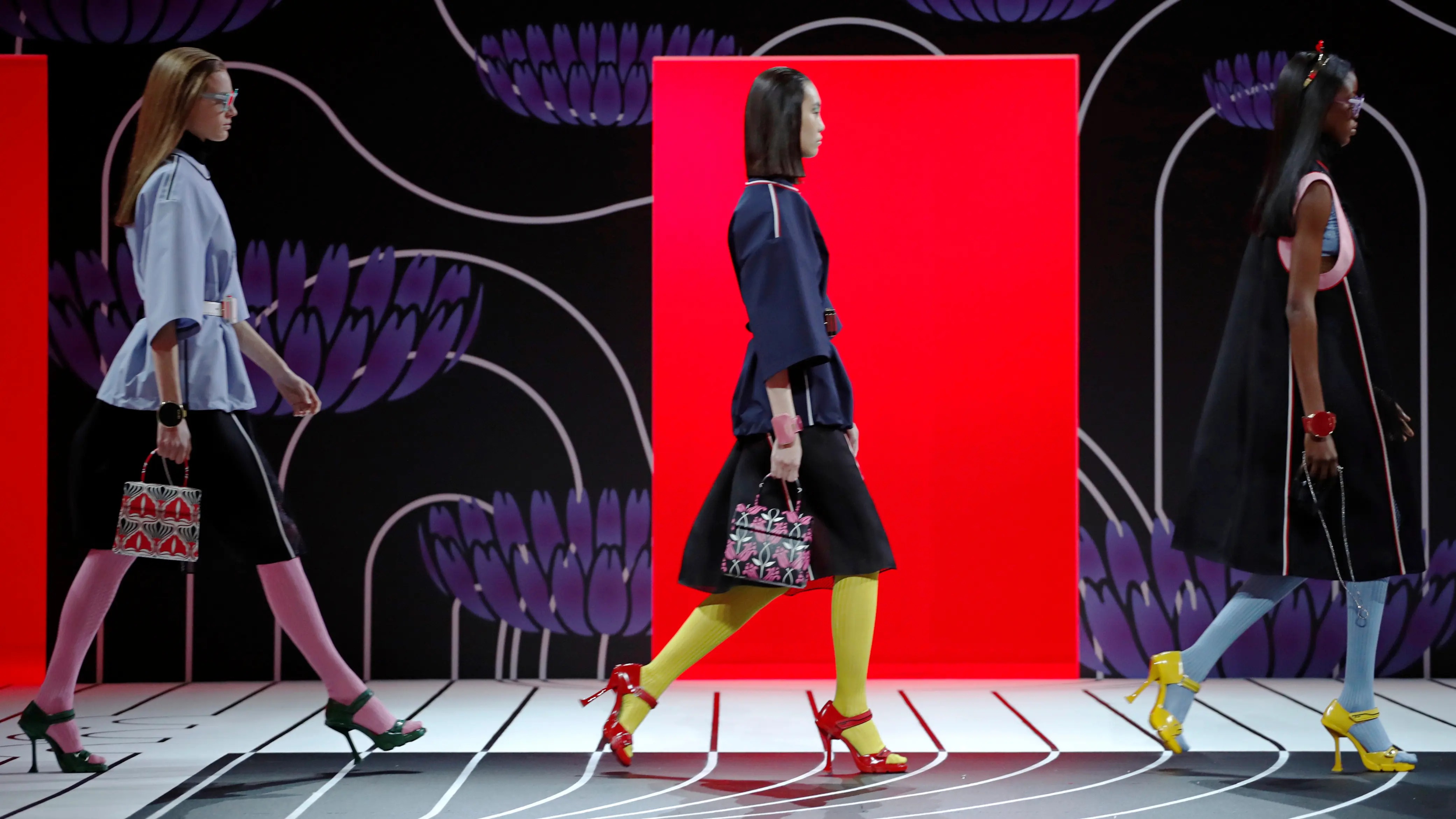 Sàn diễn BST Thu - Đông RTW 2020 của Prada