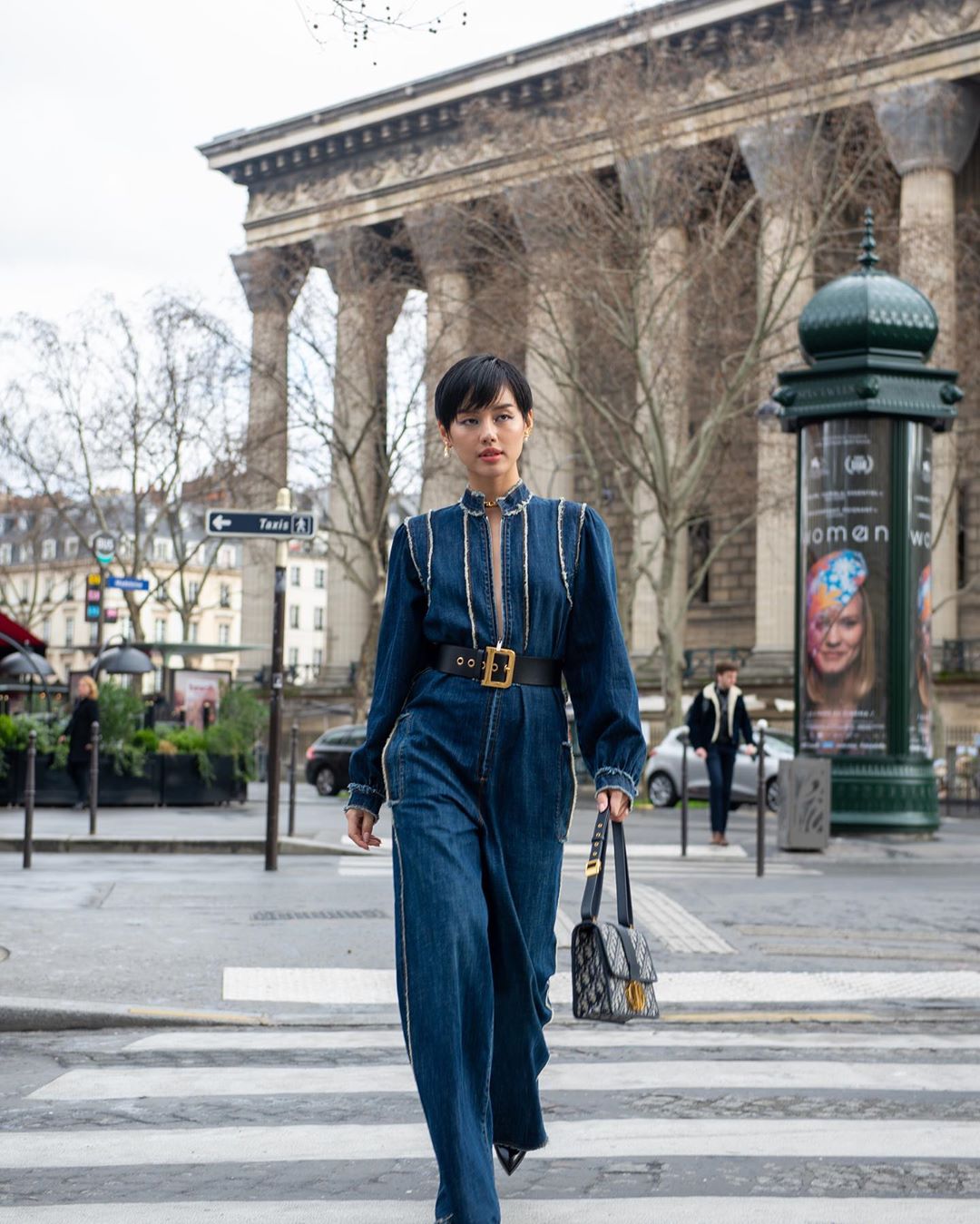 khánh linh châu bùi tại paris dior thu đông 2020