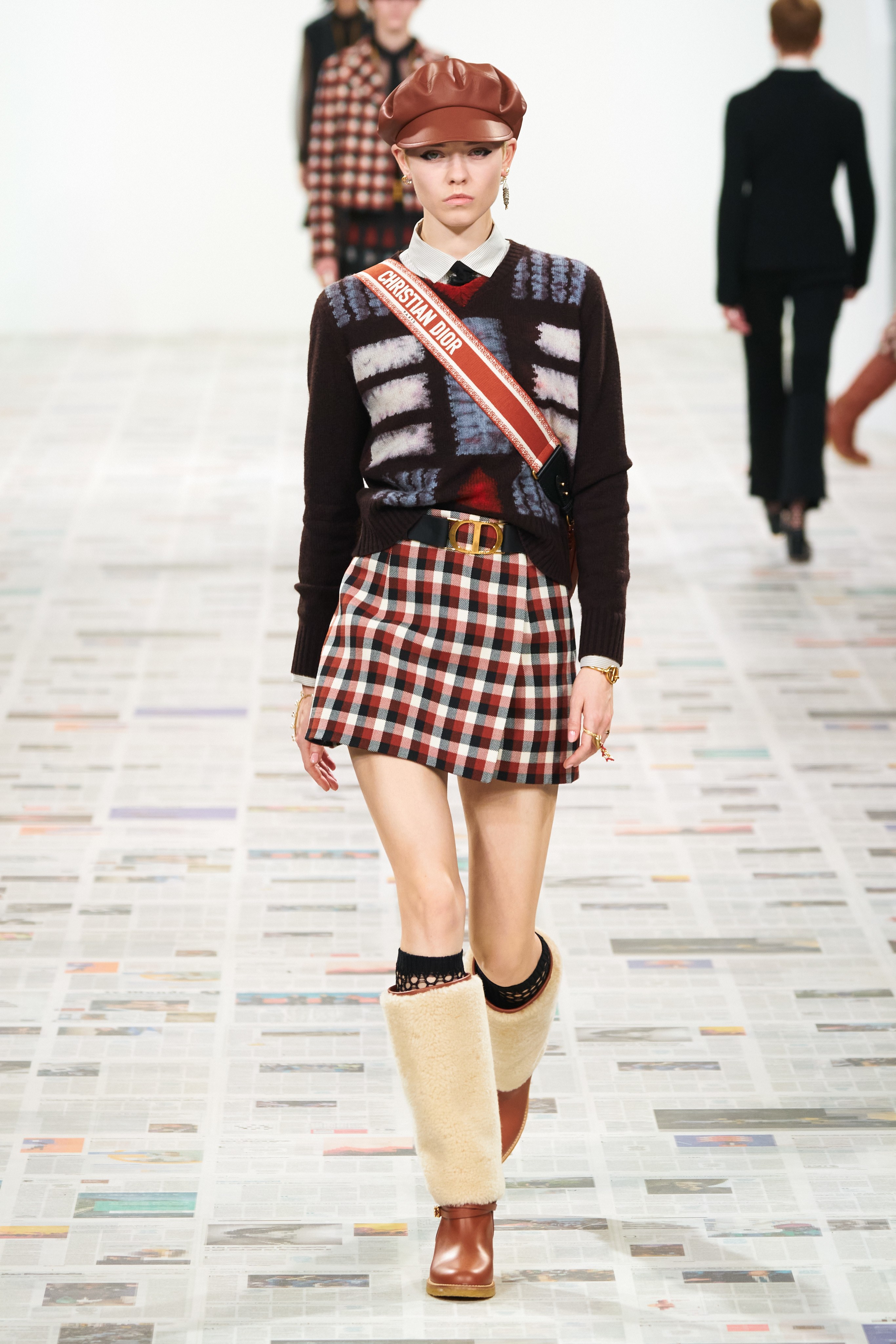 Chân váy mini kẻ ô từ BST Thu - Đông 2020 của Christian Dior