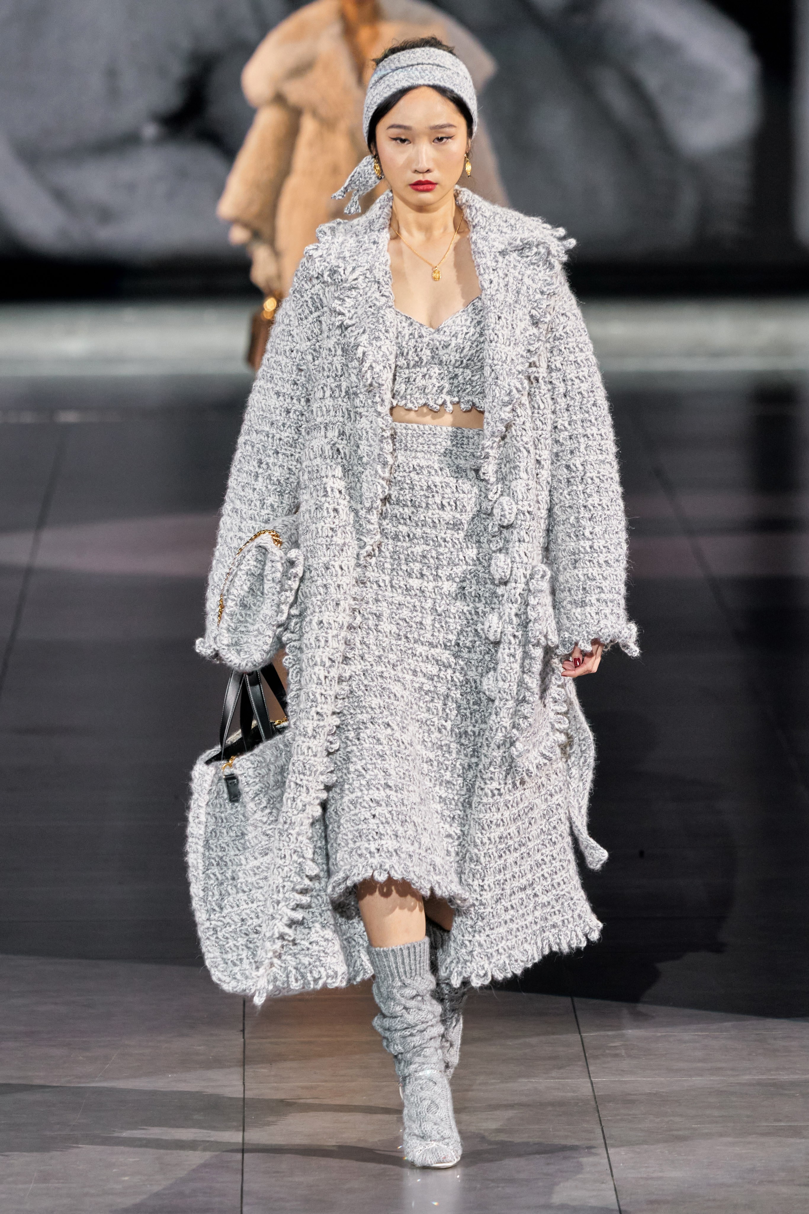 Thiết kế chất liệu tweed sang trọng từ BST Thu - Đông 2020 của Dolce&Gabbana