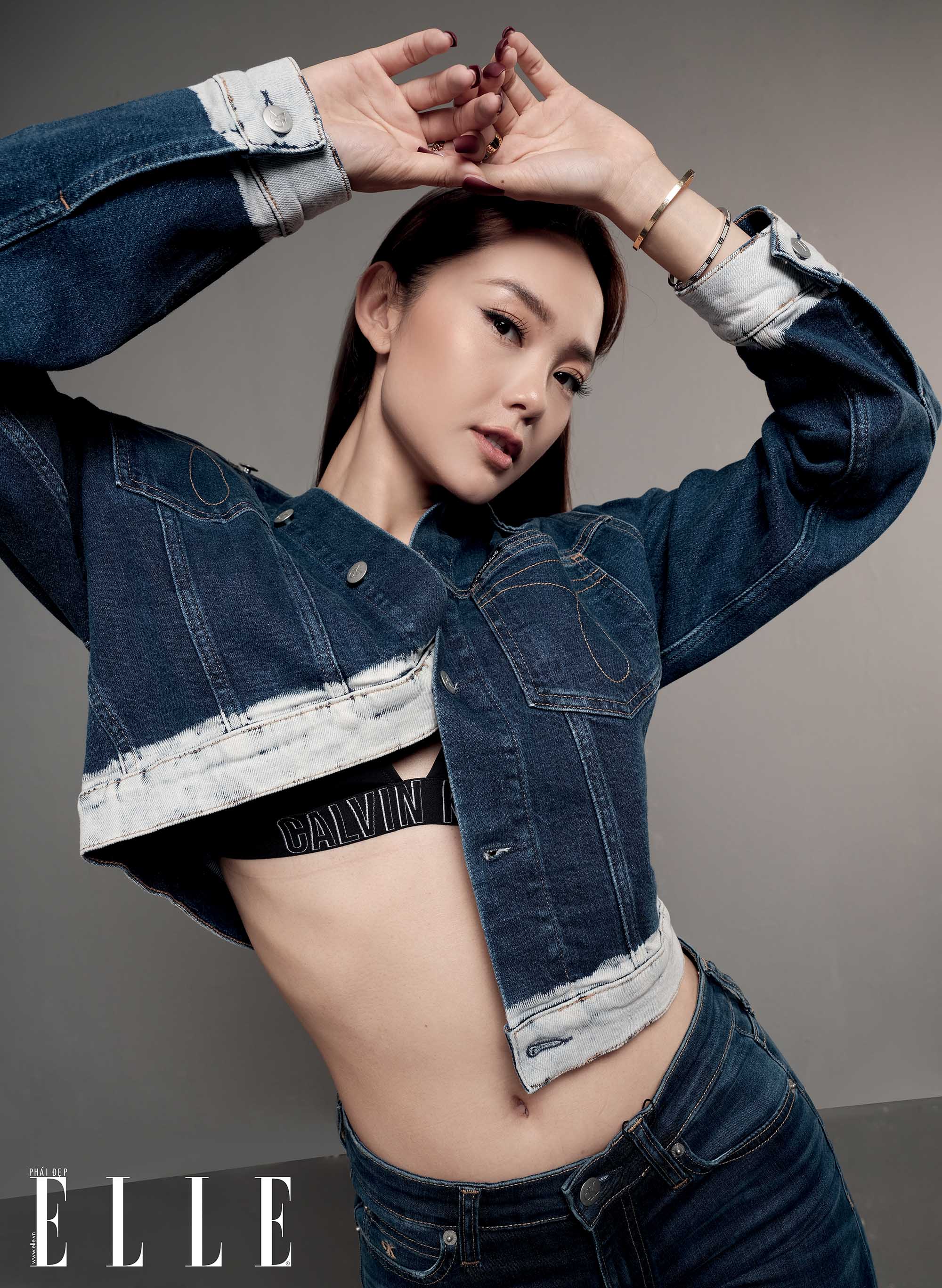 Minh Hằng mặc trang phục jeans